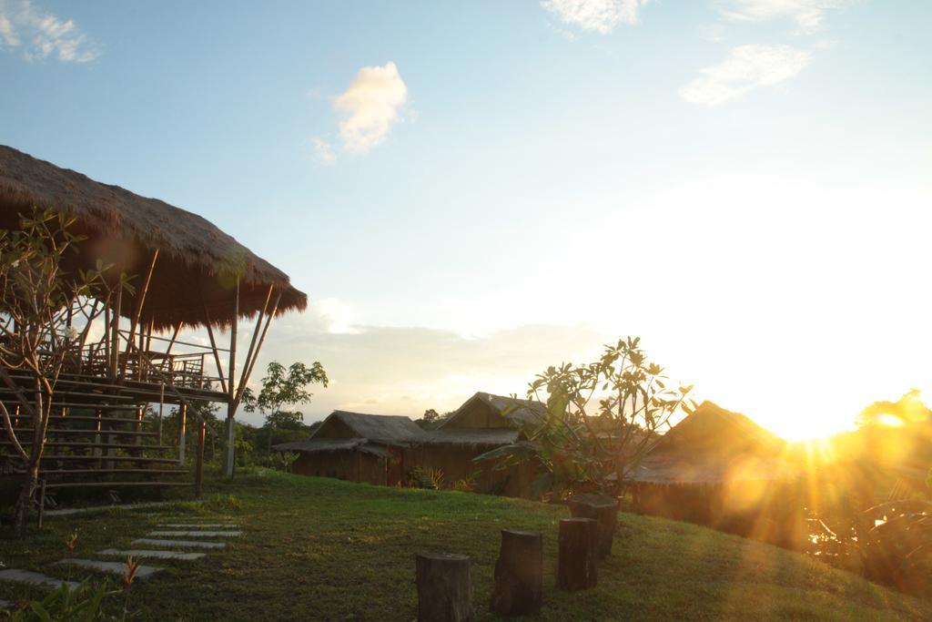 Phuree Hut Koh Phayam Rum bild