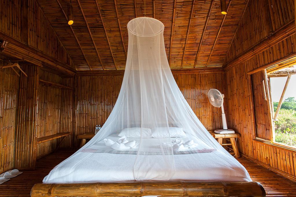 Phuree Hut Koh Phayam Rum bild